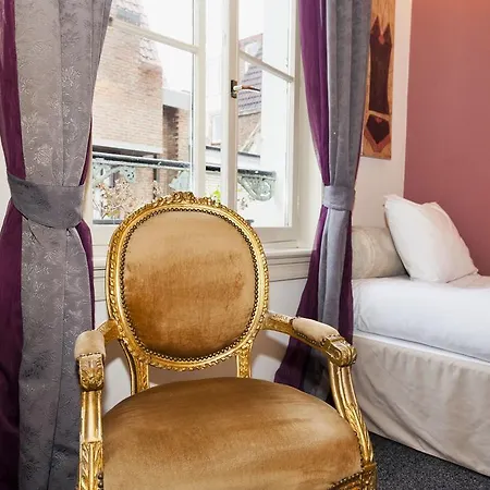 Diamonds And Pearls Hotel 2*