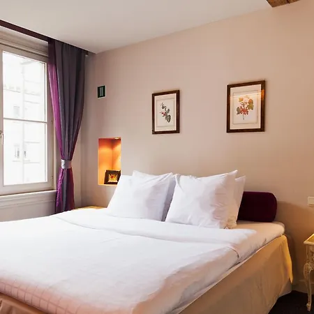 Diamonds And Pearls Hotel 2*